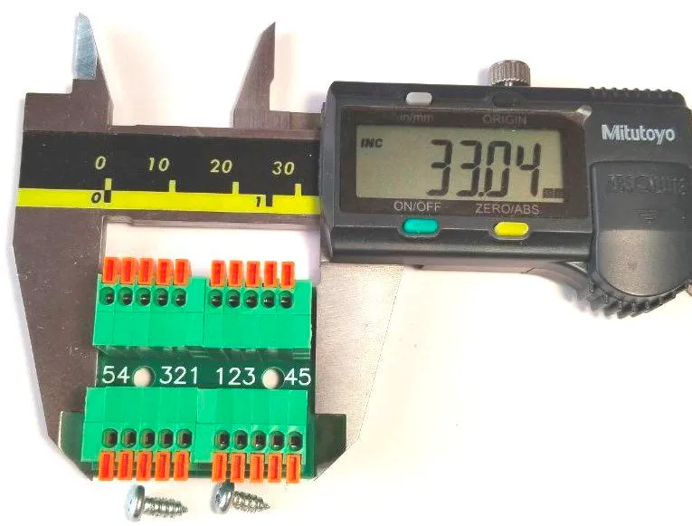 Разветвитель ПР-4 плата — вид сверху Разветвитель ПР-4 плата с клеммниками — вид сверху