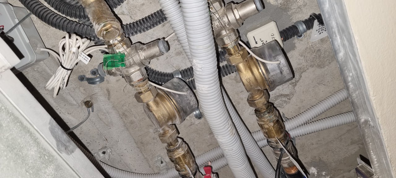 Этажный шкаф МОП с двумя водосчётчиками Пульсар Ду RS-485